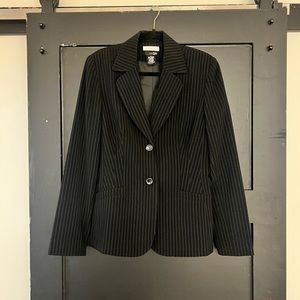 East 5th Women’s 3pc Business Suit so 12T